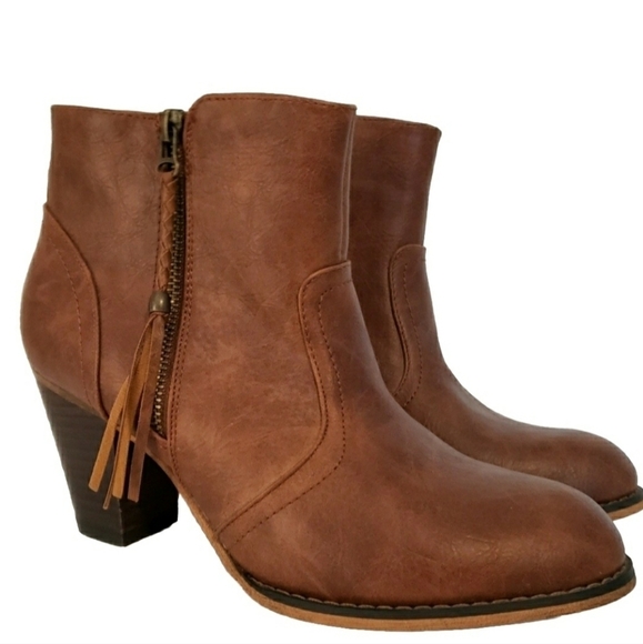 Nevada Shoes - Brown Fringed Ankle Boots Women’s Size 10